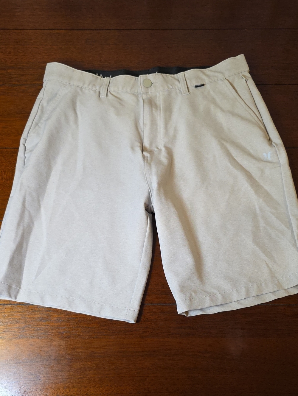 Hurley Men's Beige Flat-Front Casual Shorts Size 34